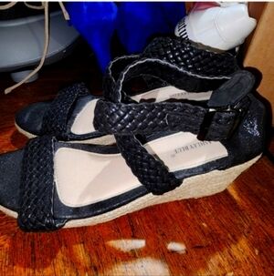 Ashley blue size 11 low heel sandal